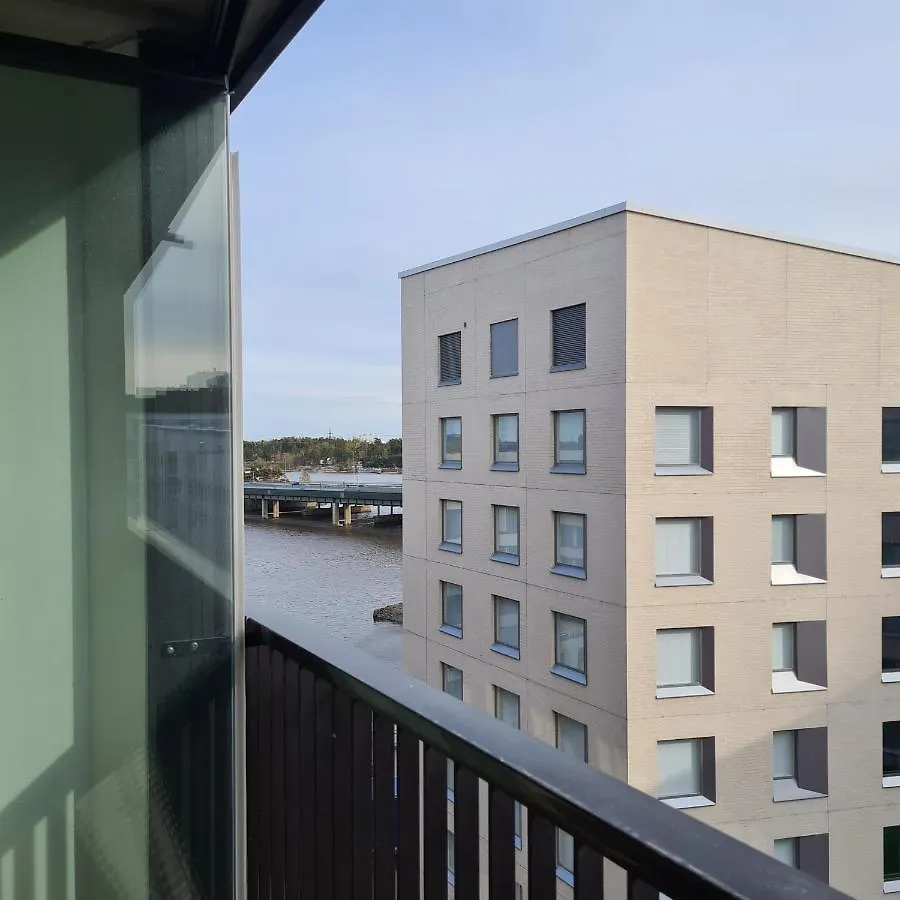 הלסינקי Bright Two-Room Apartment With A Balcony In Kalasatama